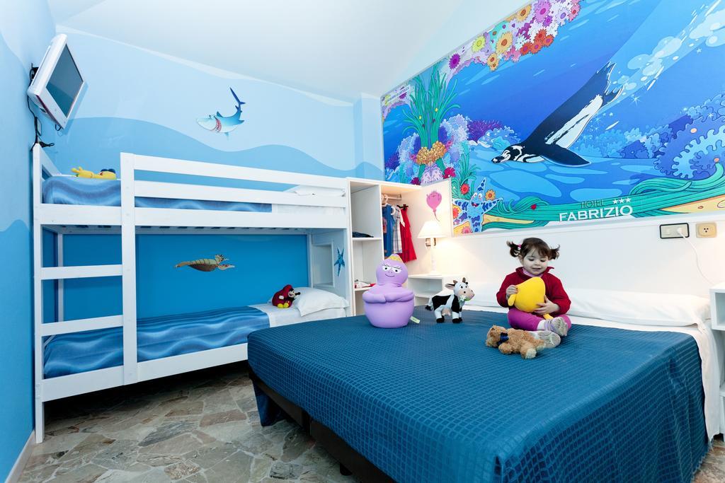 Hotel Fabrizio Ріміні Екстер'єр фото