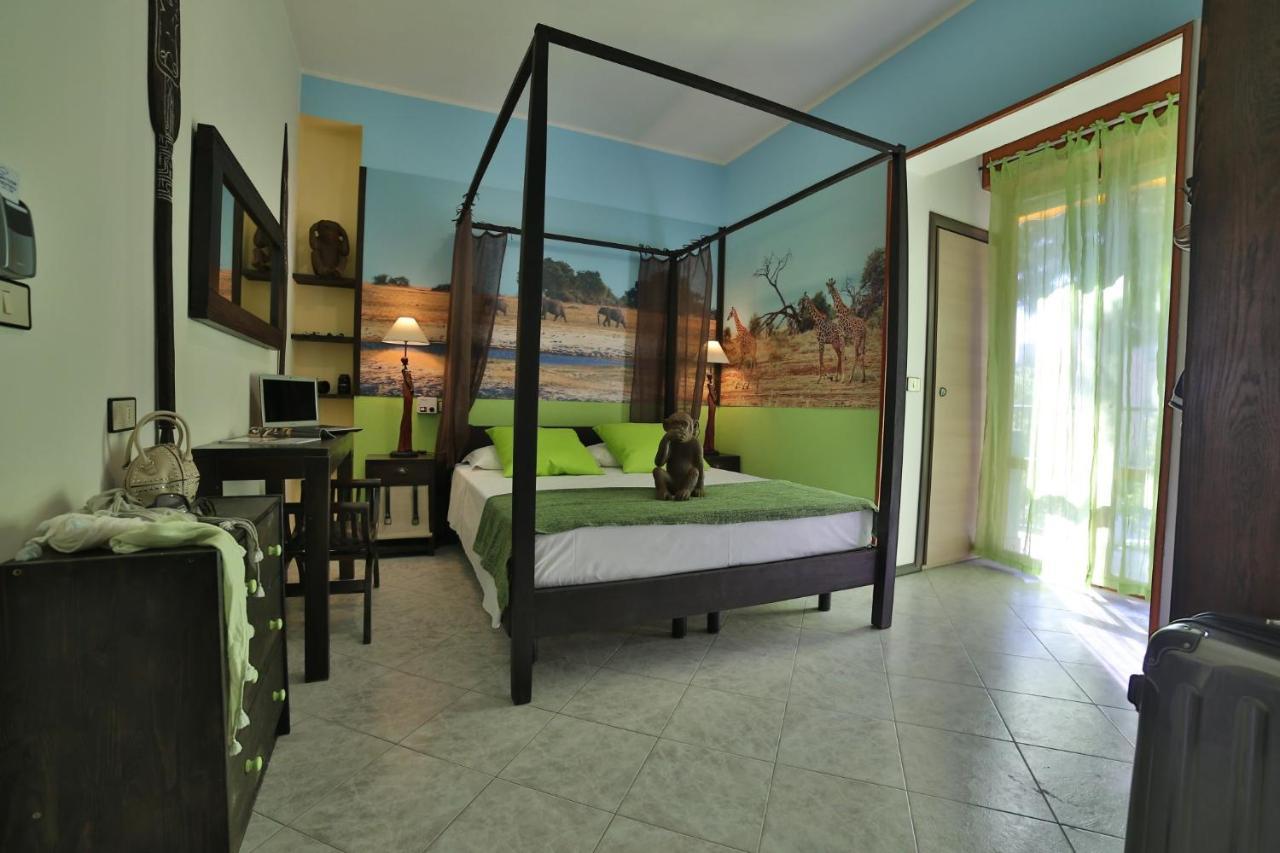 Hotel Fabrizio Ріміні Номер фото
