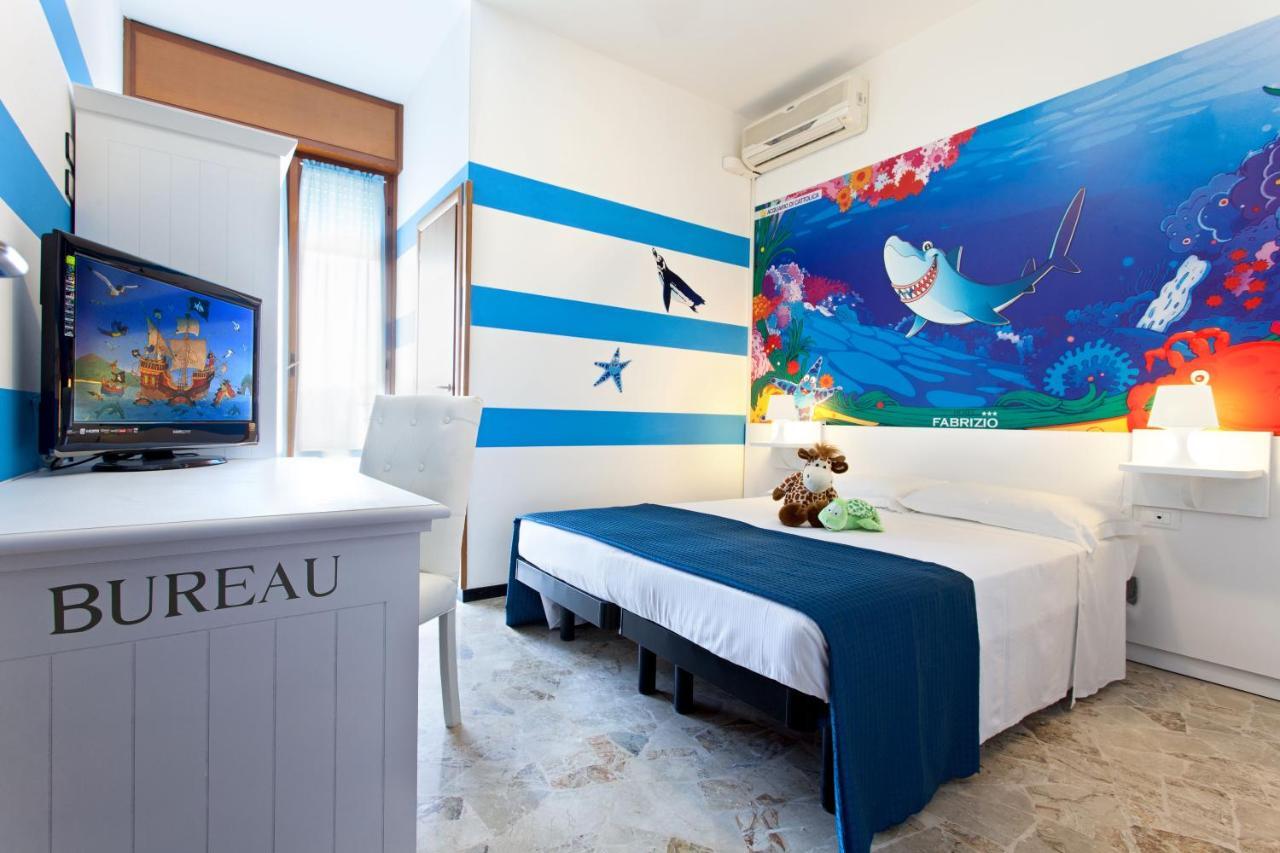 Hotel Fabrizio Ріміні Номер фото