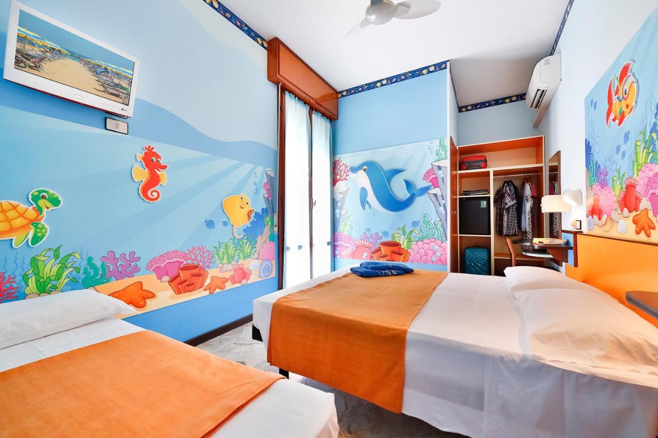 Hotel Fabrizio Ріміні Номер фото